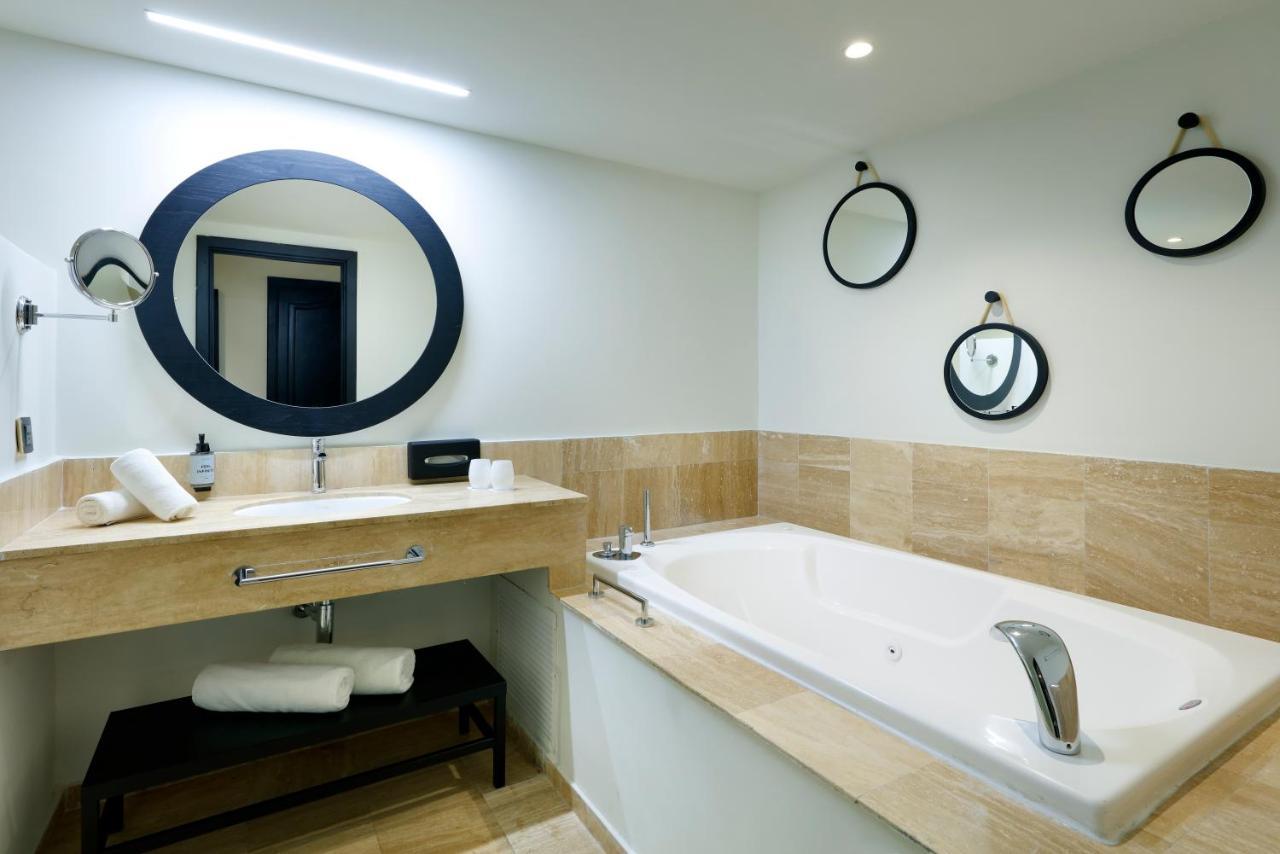 Superior Junior Suite Private Pool Beachside